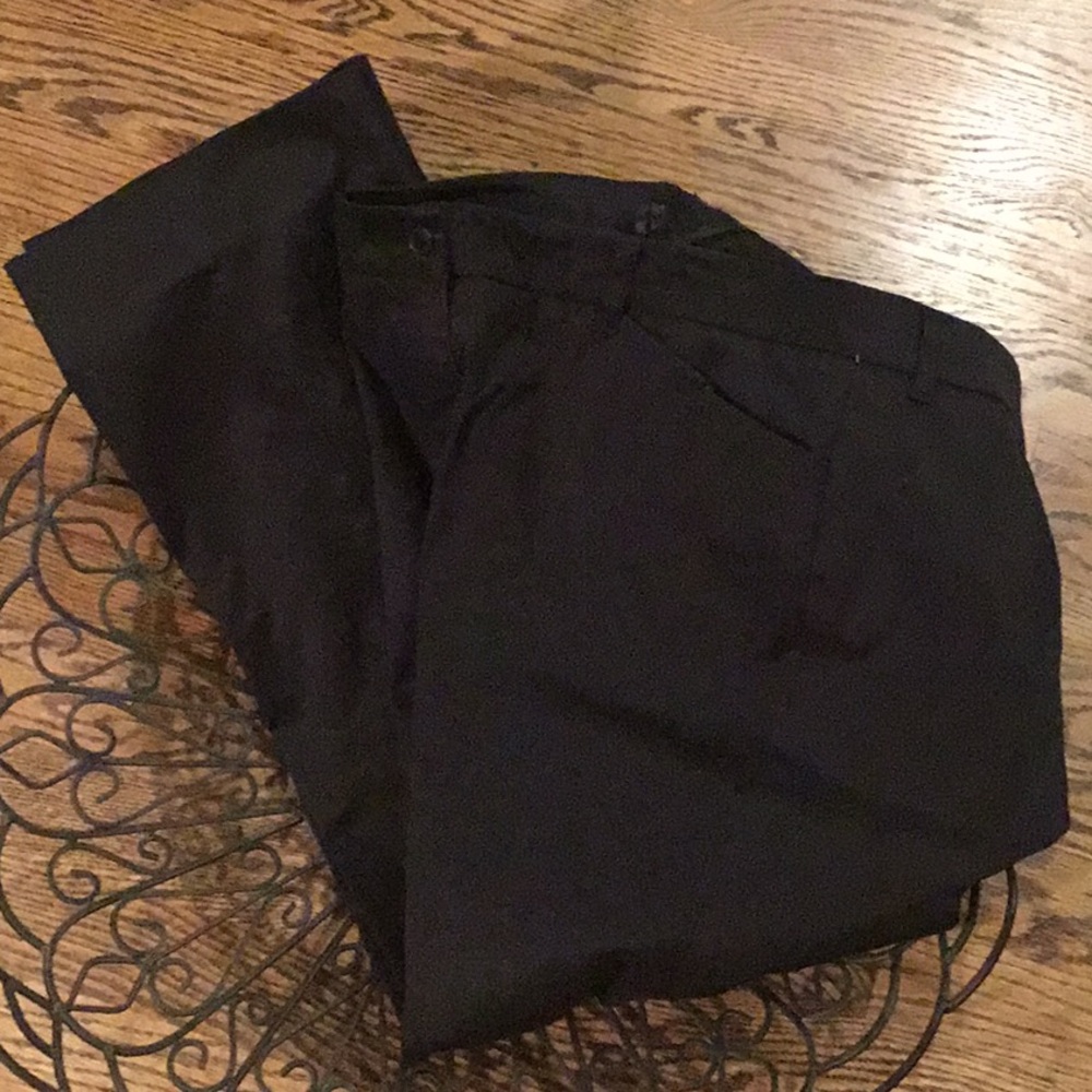 Jones New York size 14P black  cotton slacks